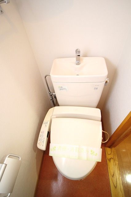 高知市はりまや町１丁目の賃貸マンションのトイレ|清潔感のあるトイレです