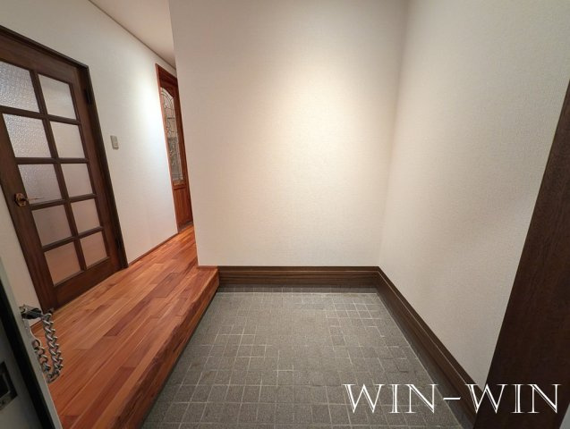 曙町測点戸建2の玄関