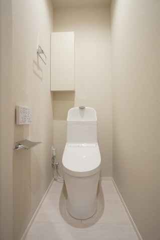 【トイレ】 | ジャンヴィエ・ルナ | 暖房洗浄便座付きトイレです