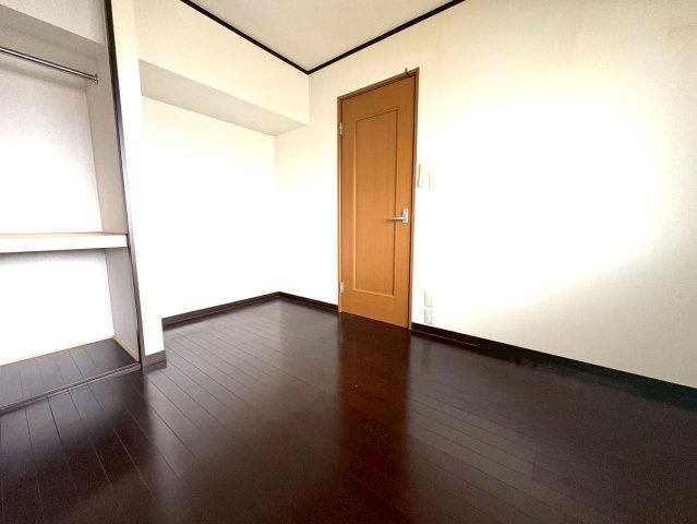 ◆近鉄京都線『向島』駅徒歩８分◆陽当たり良好◆高層階◆向島ニュータウン第三街区G棟の洋室|洋室