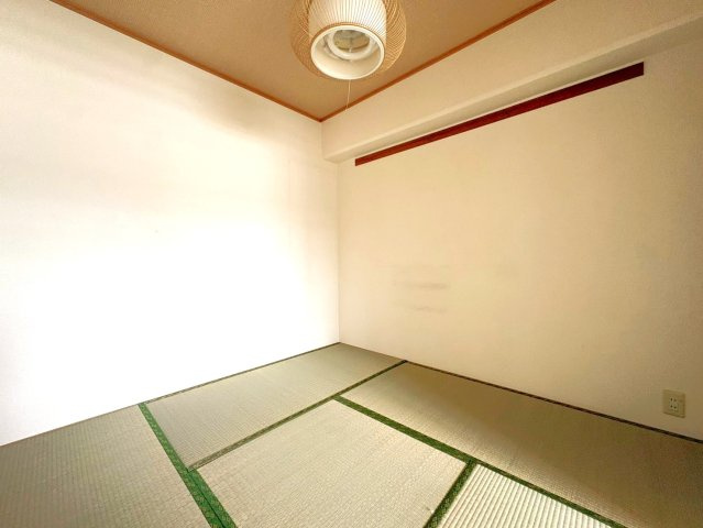 ◆近鉄京都線『向島』駅徒歩８分◆陽当たり良好◆高層階◆向島ニュータウン第三街区G棟の和室|和室
