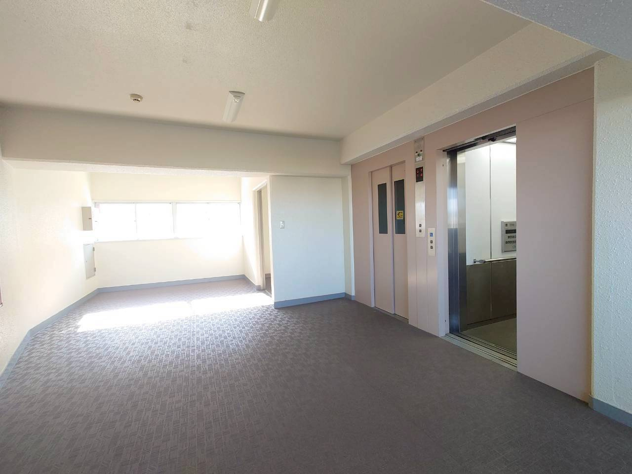 ◆近鉄京都線『向島』駅徒歩８分◆陽当たり良好◆高層階◆向島ニュータウン第三街区G棟のその他共用部分|エレベーター