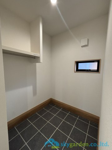 小田原市酒匂　築後未入居戸建　全2棟1号棟の玄関