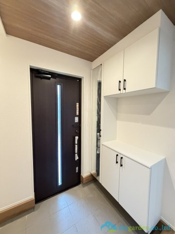 大磯町国府本郷18期　新築戸建　全1棟1号棟の玄関