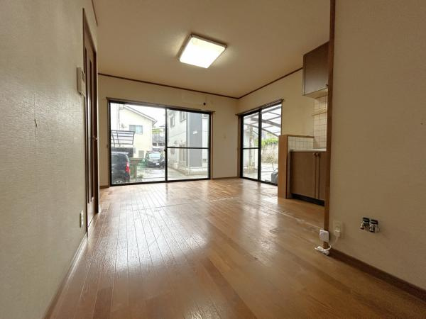 【全居室6帖以上】高知市十津3丁目　中古一戸建てのダイニング|風が通り抜ける心地よい空間。家具レイアウトも自由自在な広さ