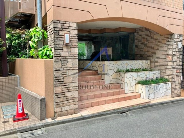 フォリア松濤のエントランス|エントランスです。