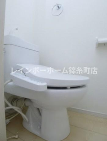 足立区梅田１丁目のアパートのトイレ