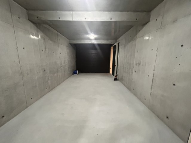 神戸市中央区熊内町8丁目　新築戸建の駐車場