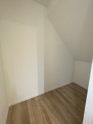 高岡町戸建ての収納|階段下収納。
