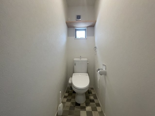 高岡町戸建てのトイレ
