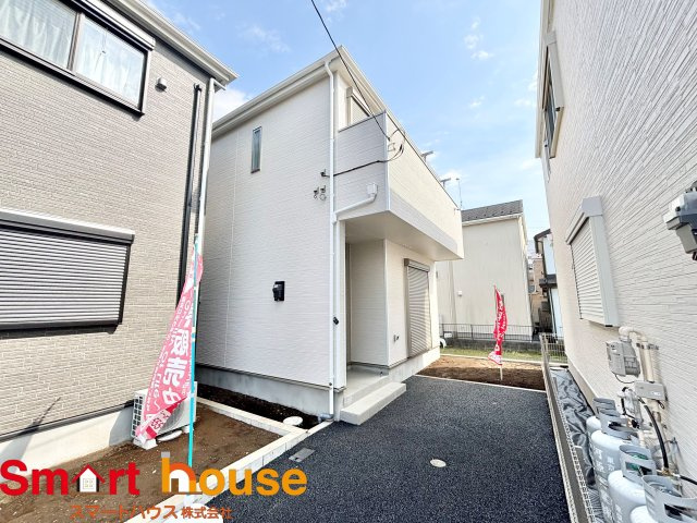 厚木市旭町　新築3棟の外観|閑静な住宅街に堂々登場！ナチュラルで温かみのある木目調の内装も魅力です。土日祝日即日ご案内可能です♪