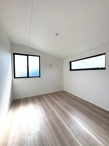 FAMILY GREEN TERRACE — 辻堂、家族時間が育つ家の洋室
