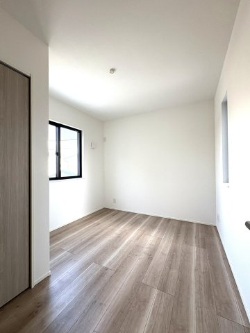 FAMILY GREEN TERRACE — 辻堂、家族時間が育つ家の洋室