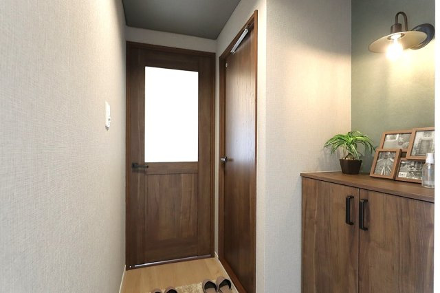 朝日プラザ北畠西　中古マンションの玄関