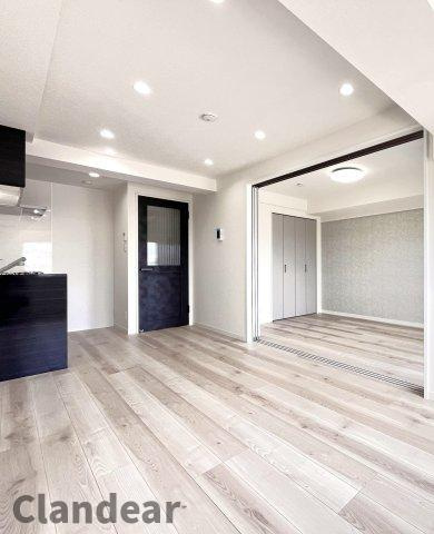 お花茶屋ダイヤモンドマンションの居間・リビング|ドキドキの新生活も、安心してスタート。ぴったりの住まいを見つけませんか？クランディアが一緒に住まい選びをサポートします‼　まずは、お気軽にお問合せください　＃クランディア