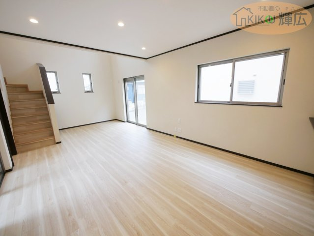 明石市大久保町大久保町　中古戸建の居間・リビング