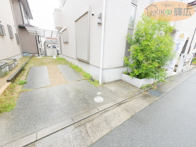 明石市大久保町大久保町　中古戸建の駐車場