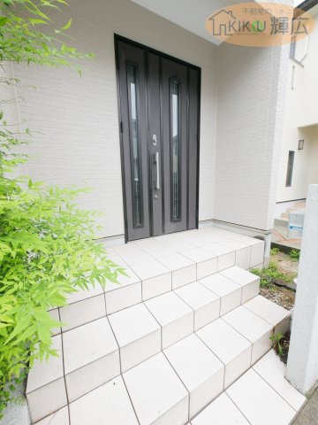 明石市大久保町大久保町　中古戸建の玄関