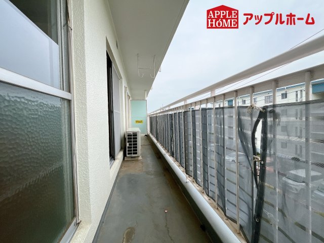[中古マンション] 熊谷市銀座 熊谷銀座団地 17号棟のバルコニー