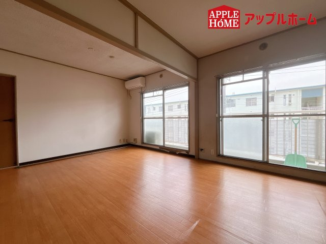 [中古マンション] 熊谷市銀座 熊谷銀座団地 17号棟の居間・リビング