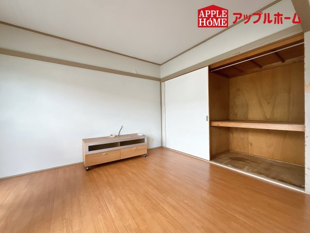 [中古マンション] 熊谷市銀座 熊谷銀座団地 17号棟の居間・リビング