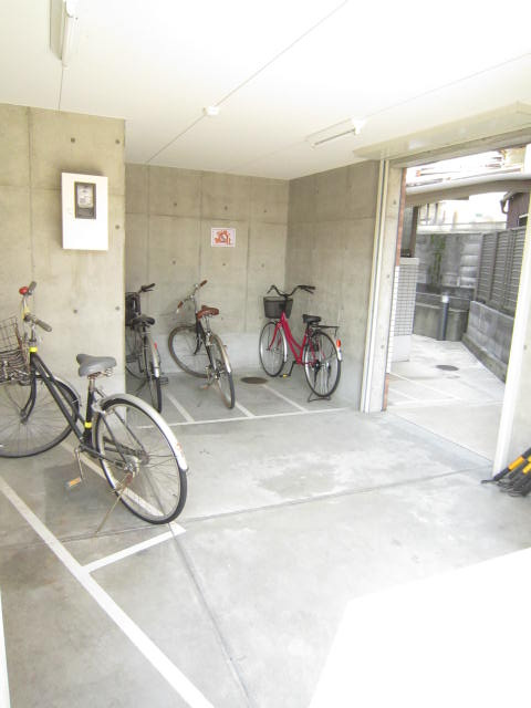 ハピネス11のその他共用部分|屋内駐輪場