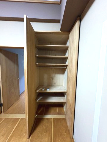 売中古戸建　沼津市東間門２丁目の収納|２F収納は防虫効果も期待できる楠材を使用した収納スペースとなってます。