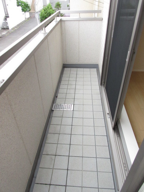 奈良町メゾンのバルコニー|日当たり良好な南向きバルコニー