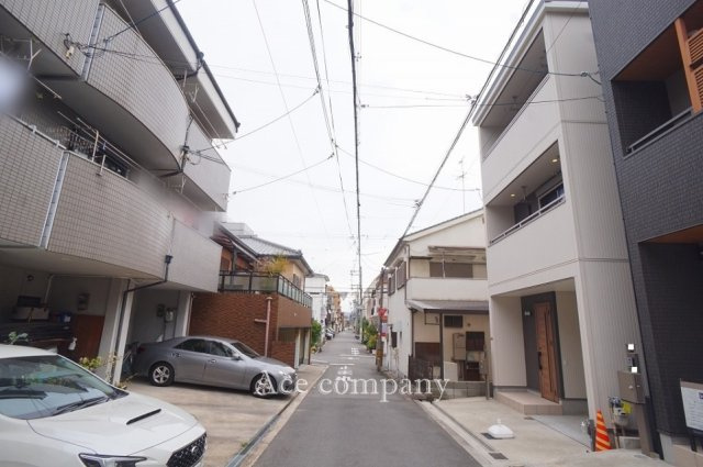 【前面道路含む現地写真】 | 生野区舎利寺1丁目 | 【前面道路：幅員3.8ｍ】コンビニ徒歩1分圏内です♪