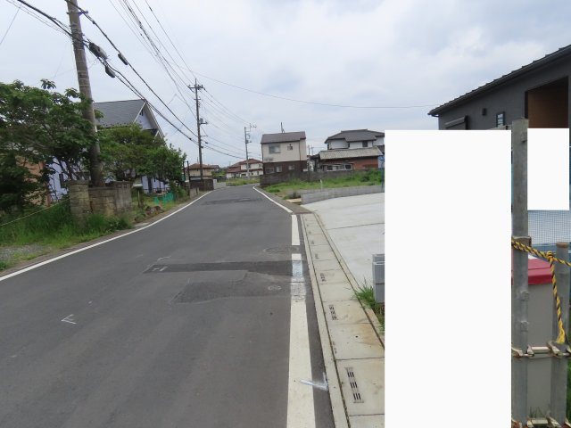 坂戸市片柳新築戸建の前面道路含む現地写真