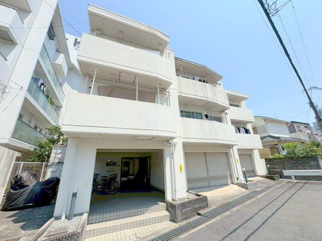 ロイヤルメゾン仁川IIの外観|おしゃれな外観です
