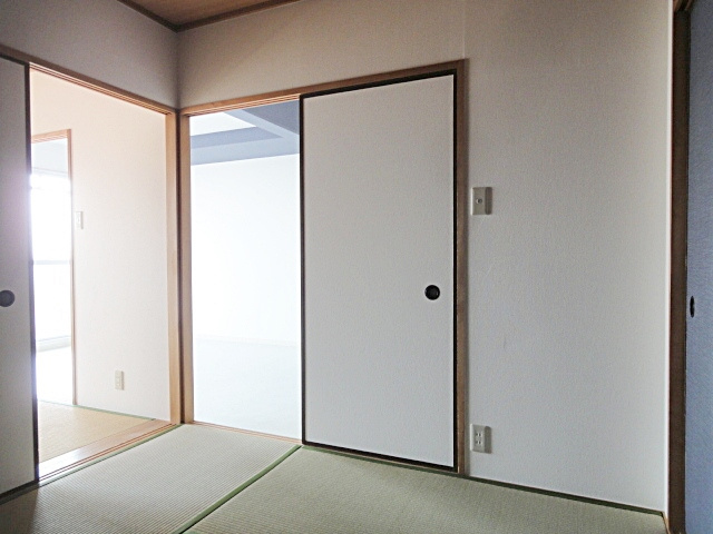 ロイヤルメゾン仁川IIの和室