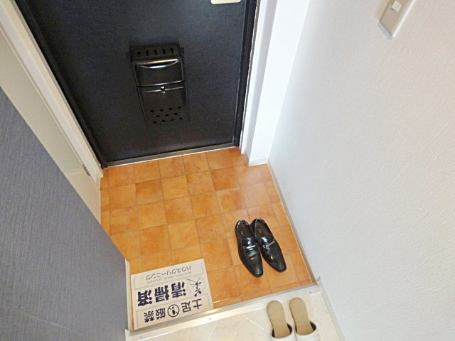 ロイヤルメゾン仁川IIの玄関