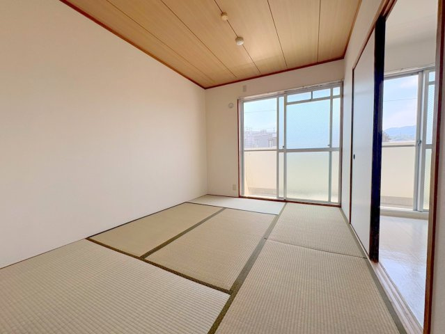 ロイヤルメゾン仁川IIの和室|趣のある和室です