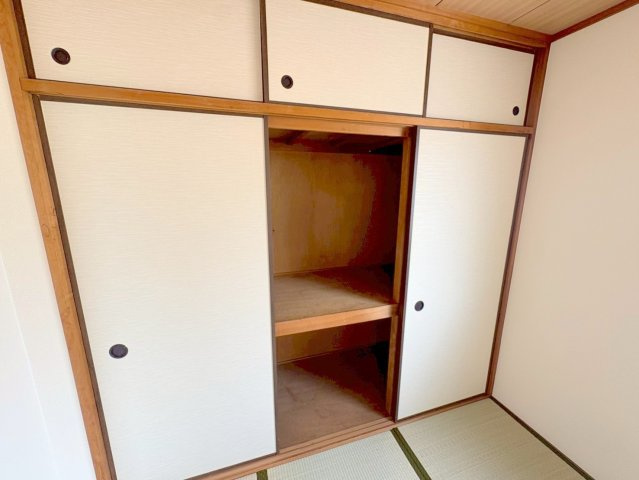 ロイヤルメゾン仁川IIの収納|専用の収納スペースです