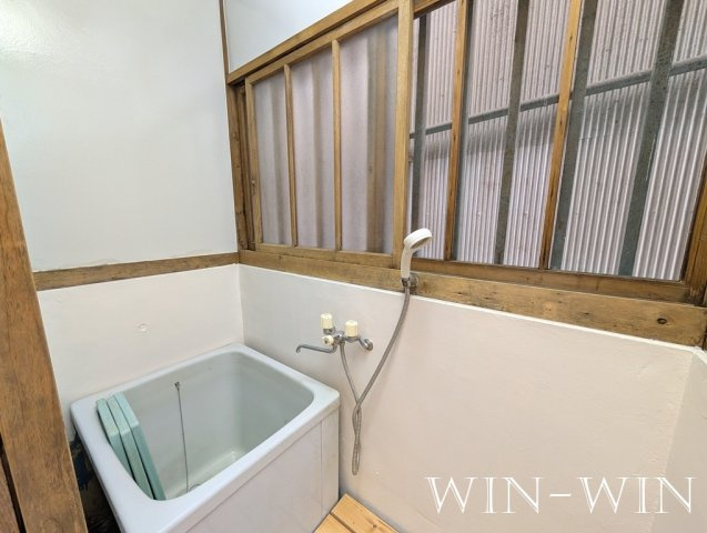 豊橋市横須賀町貸家の浴室