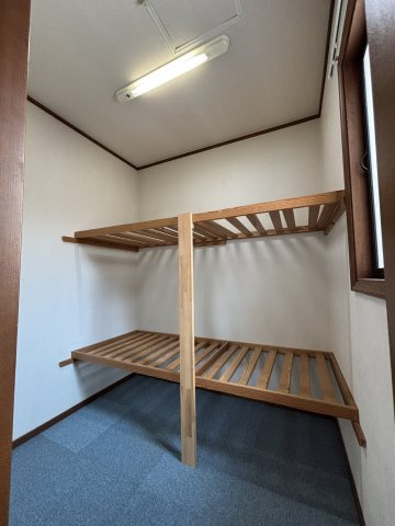 本藤沢６丁目戸建の収納|2階洋室10.1帖 ウォークインクローゼット