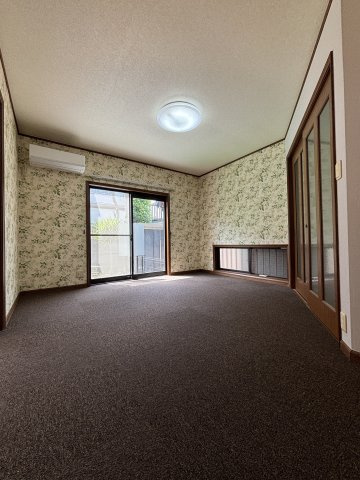 本藤沢６丁目戸建の洋室|1階6帖