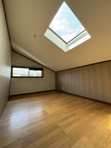 本藤沢６丁目戸建の洋室|2階6.7帖