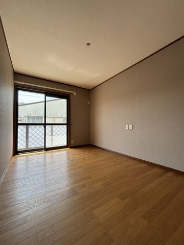 本藤沢６丁目戸建の洋室|2階6.7帖