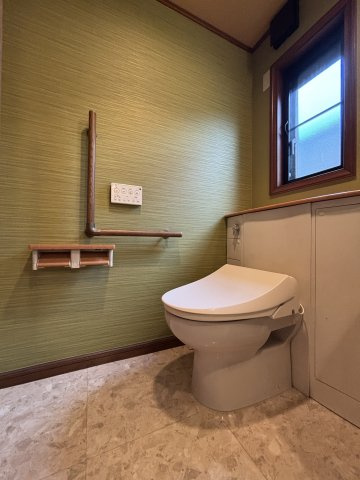 本藤沢６丁目戸建のトイレ|1階