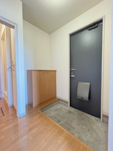 アルトリオ一番館の玄関