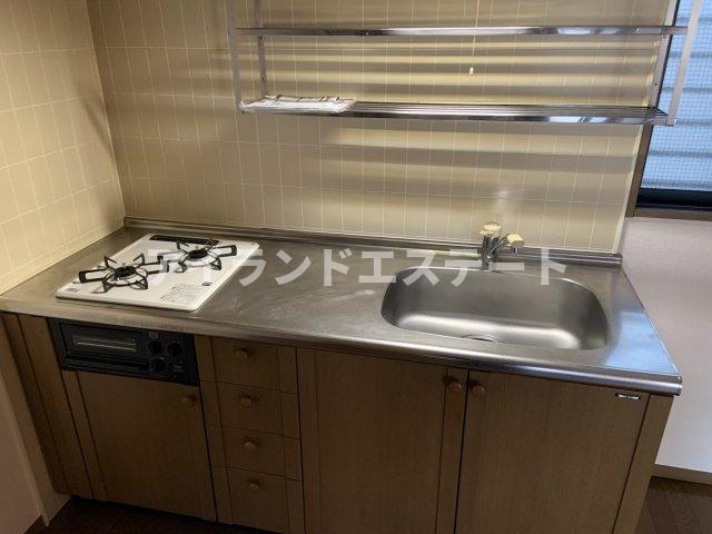 ベルエール下北沢　独立洗面台　キッチンに窓　ハウスメーカー施工のキッチン