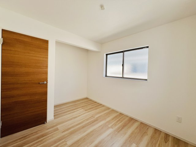 前橋市北代田町の洋室|お子様の一人部屋デビューにも最適♪