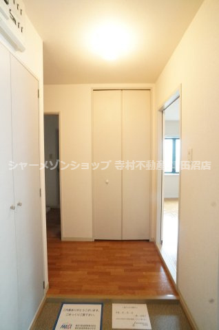 ファミール弍番館の玄関|リノベーション工事前の写真です。