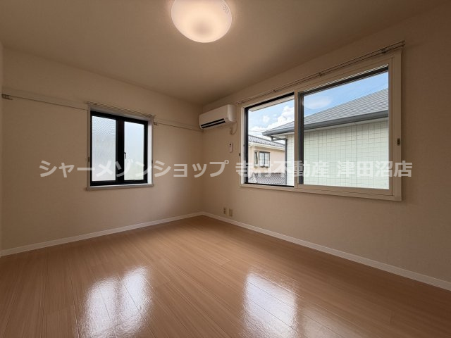 ファミール弍番館の洋室