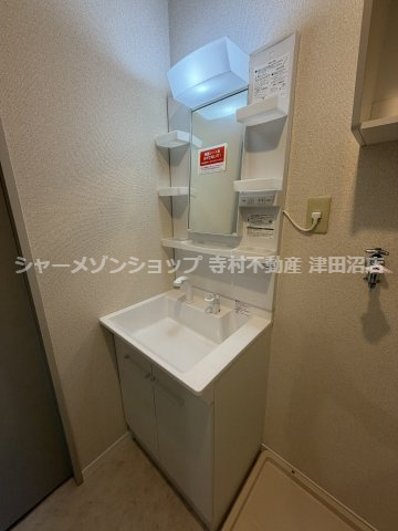 ファミール弍番館の独立洗面台