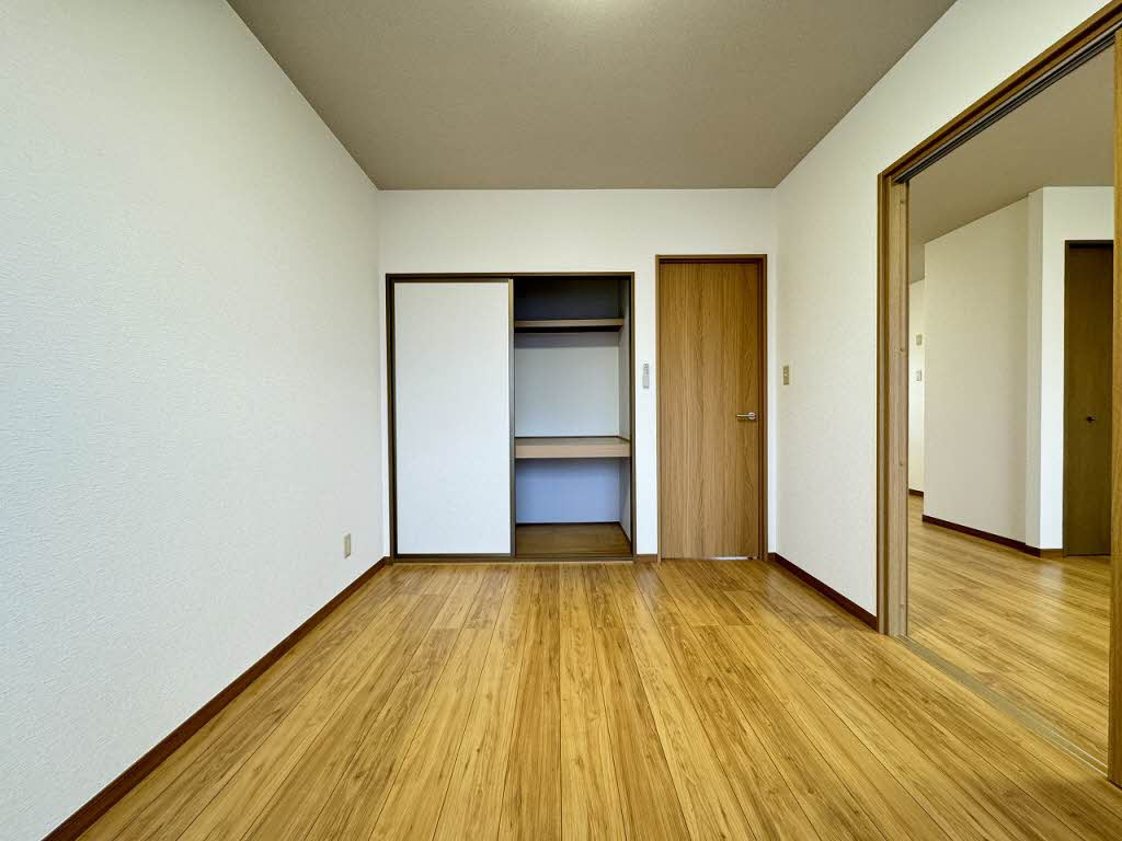 シティ蔵上の寝室|クローゼット付の寝室です☆