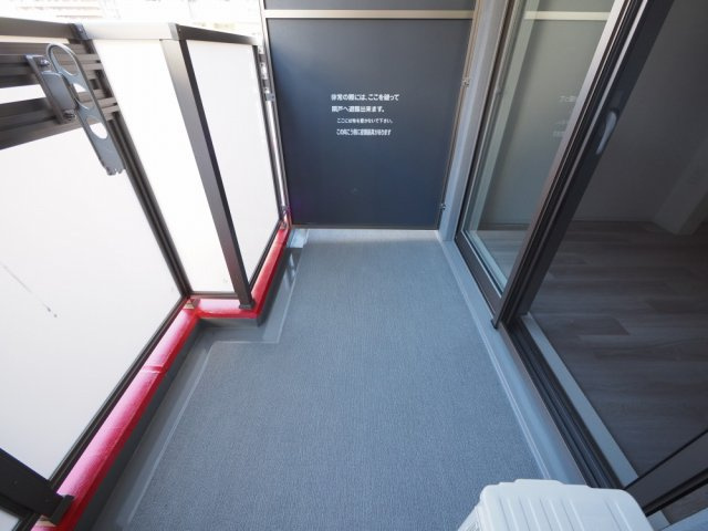 セレニテ東梅田アリエのバルコニー