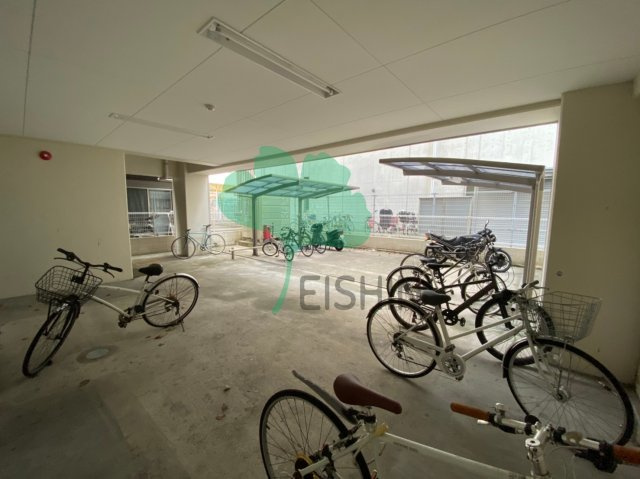 ウインステージ博多駅南の駐車場